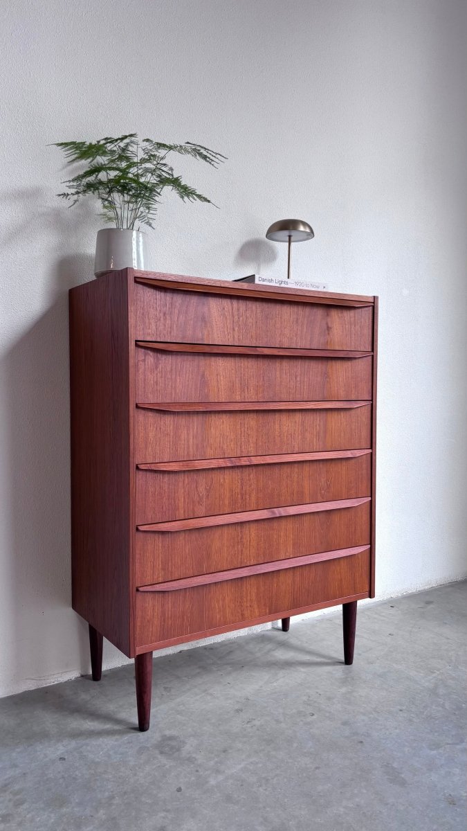
                  
                    Vintage ladekast teak 6* - LOUI.STORE
                  
                