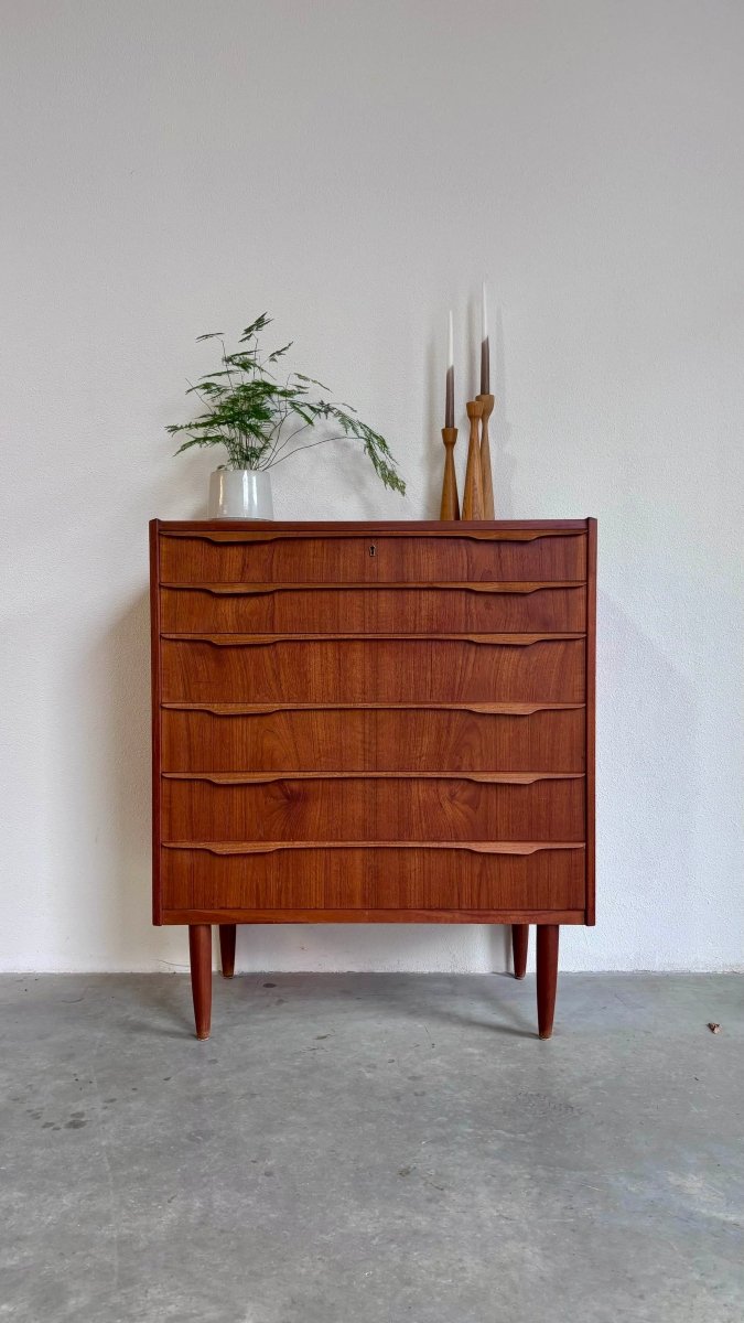 
                  
                    Vintage ladekast teak 6* - LOUI.STORE
                  
                