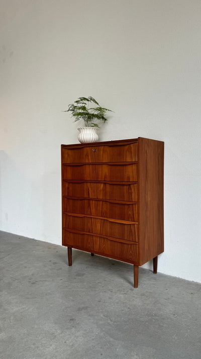 
                  
                    Vintage ladekast teak 6* - LOUI.STORE
                  
                