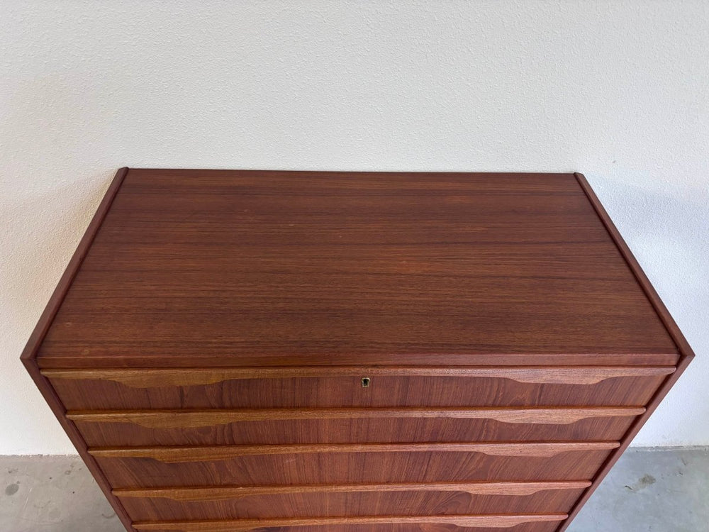 
                  
                    Vintage ladekast teak 6* - LOUI.STORE
                  
                