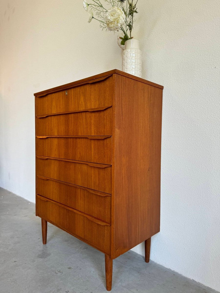 
                  
                    Vintage ladekast teak 6* - LOUI.STORE
                  
                