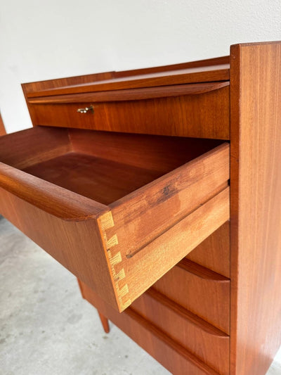 
                  
                    Vintage ladekast teak 6* - LOUI.STORE
                  
                