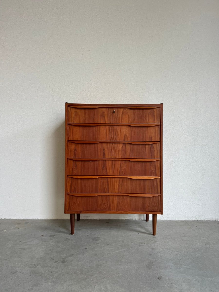 
                  
                    Vintage ladekast teak 6* - LOUI.STORE
                  
                