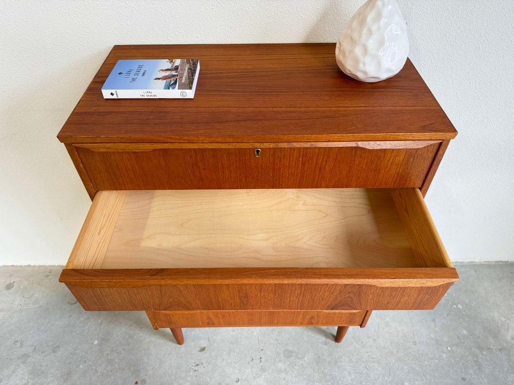 
                  
                    Vintage ladekast teak 6* - LOUI.STORE
                  
                