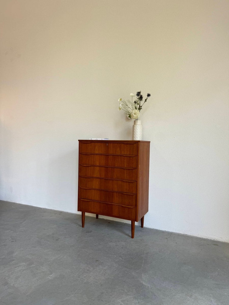 
                  
                    Vintage ladekast teak 6* - LOUI.STORE
                  
                