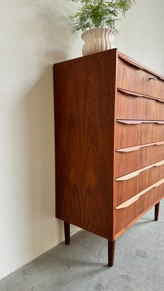 
                  
                    Vintage ladekast teak 6* - LOUI.STORE
                  
                
