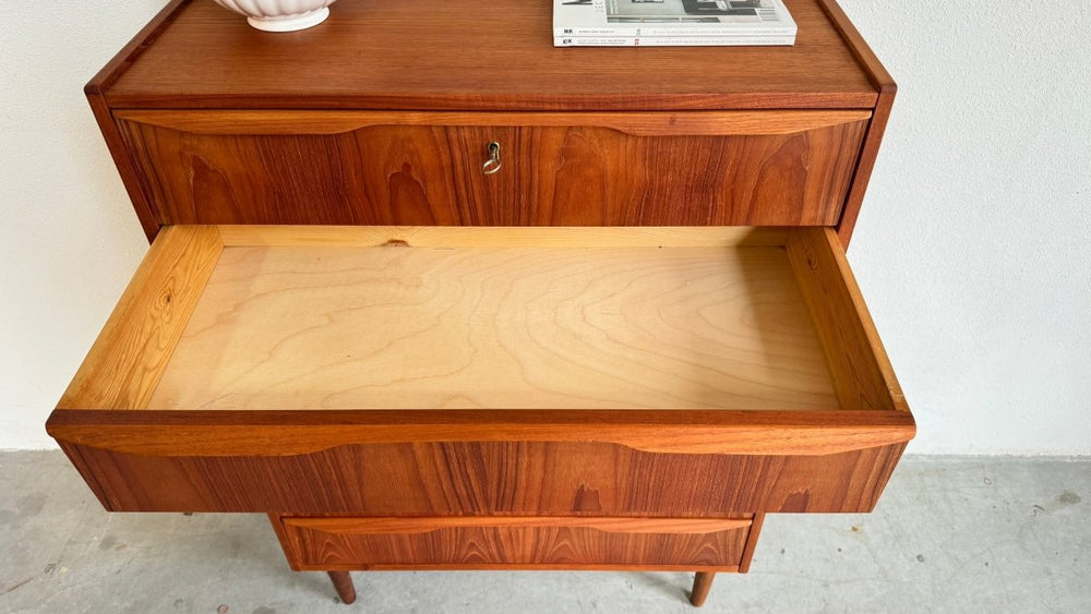 
                  
                    Vintage ladekast teak 6* - LOUI.STORE
                  
                