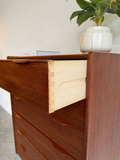 
                  
                    Vintage ladekast teak 6* - LOUI.STORE
                  
                