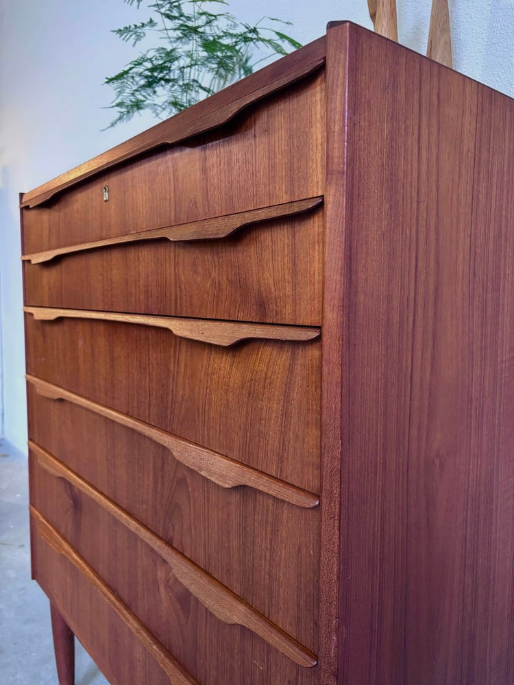 
                  
                    Vintage ladekast teak 6* - LOUI.STORE
                  
                