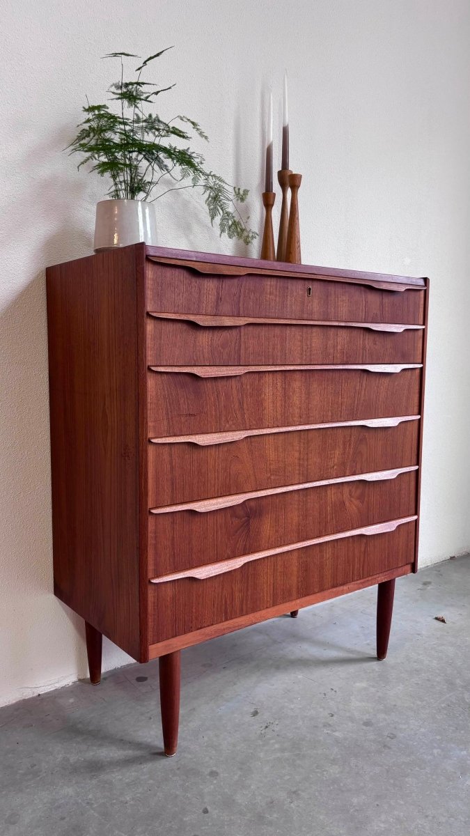 
                  
                    Vintage ladekast teak 6* - LOUI.STORE
                  
                