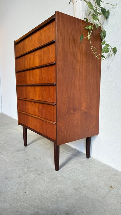 
                  
                    Vintage ladekast teak 6* - LOUI.STORE
                  
                
