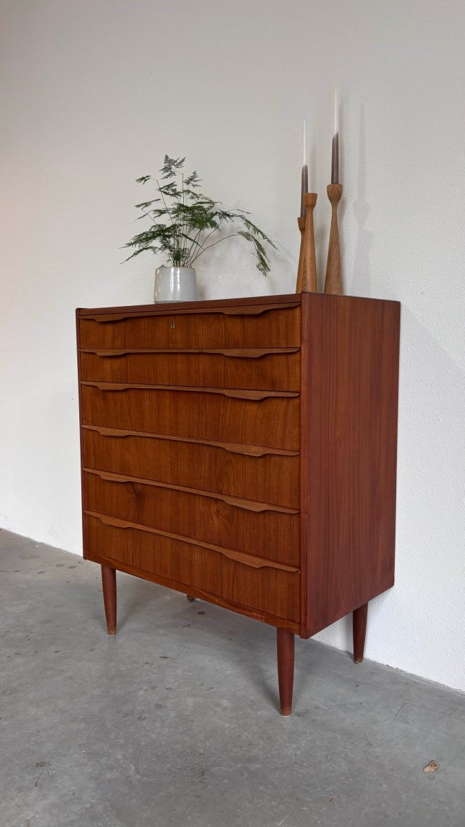 
                  
                    Vintage ladekast teak 6* - LOUI.STORE
                  
                