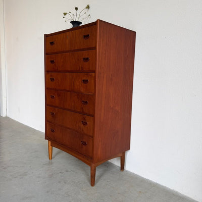 
                  
                    Vintage ladekast teak 6* op eiken frame - LOUI
                  
                