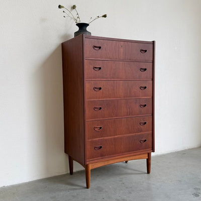 Vintage ladekast teak 6* op eiken frame - LOUI