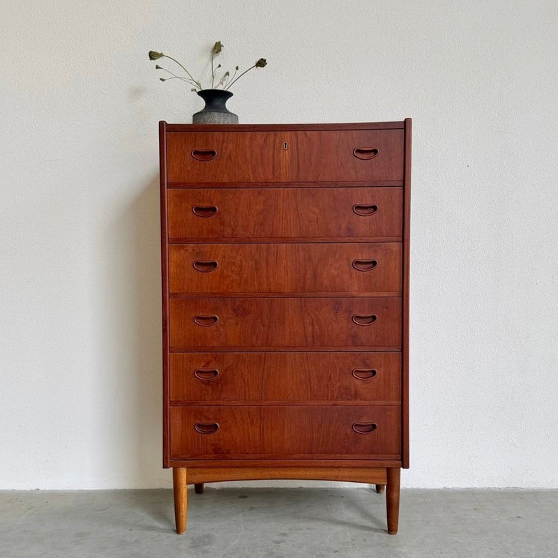 Vintage ladekast teak 6* op eiken frame - LOUI