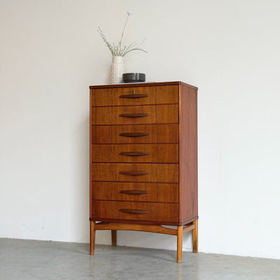 
                  
                    Vintage ladekast teak op eiken frame 7* - LOUI
                  
                