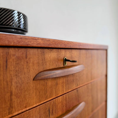 
                  
                    Vintage ladekast teak op eiken frame 7* - LOUI
                  
                