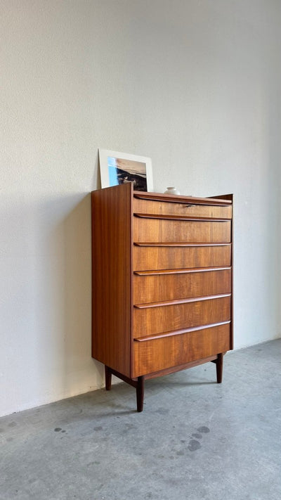 
                  
                    Vintage ladekast teak - rand 6* - LOUI.STORE
                  
                