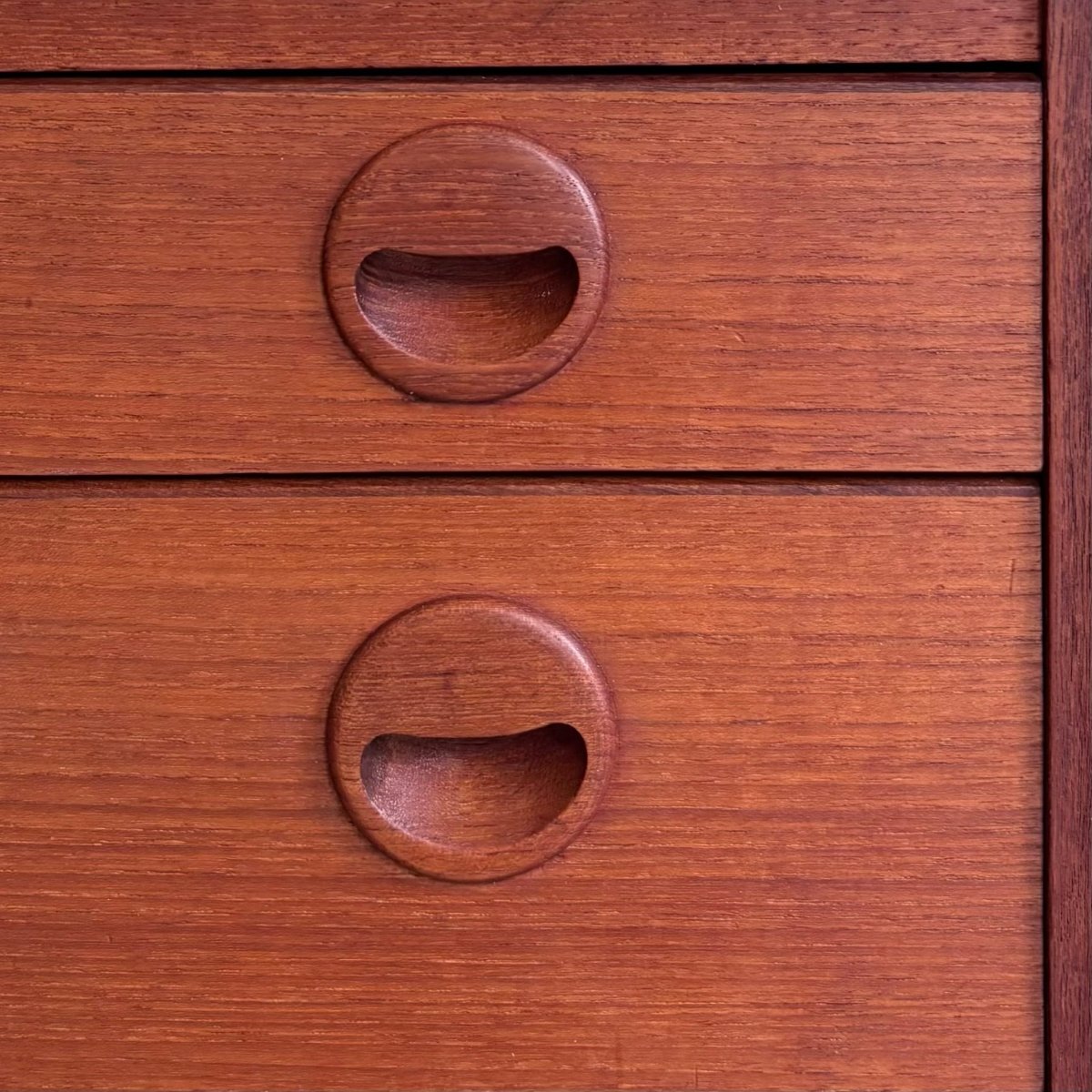 Vintage ladekast teak ronde greep - LOUI.STORE