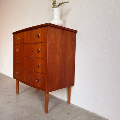 
                  
                    Vintage ladekast teak ronde voorkant - LOUI.STORE
                  
                