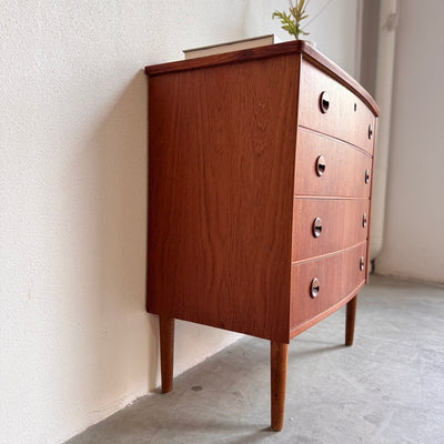 
                  
                    Vintage ladekast teak ronde voorkant - LOUI.STORE
                  
                