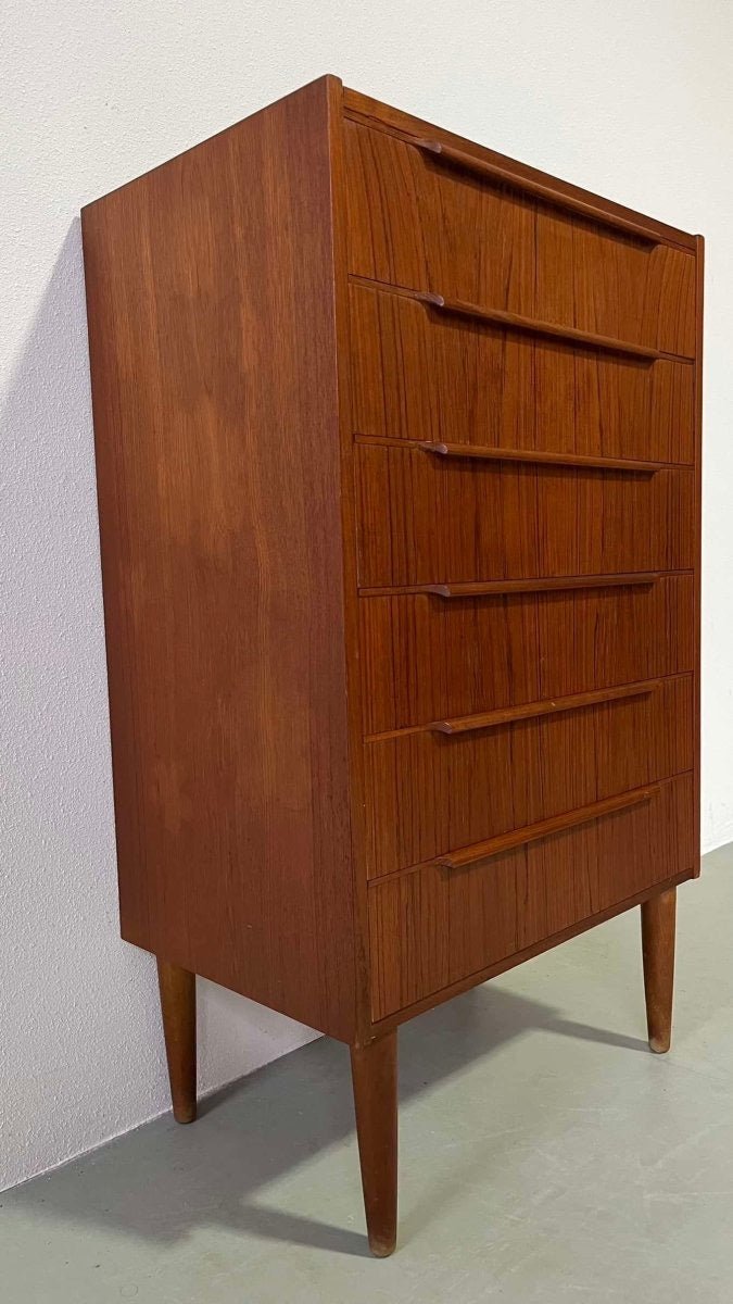 
                  
                    Vintage ladekast teak smal 6* - LOUI.STORE
                  
                