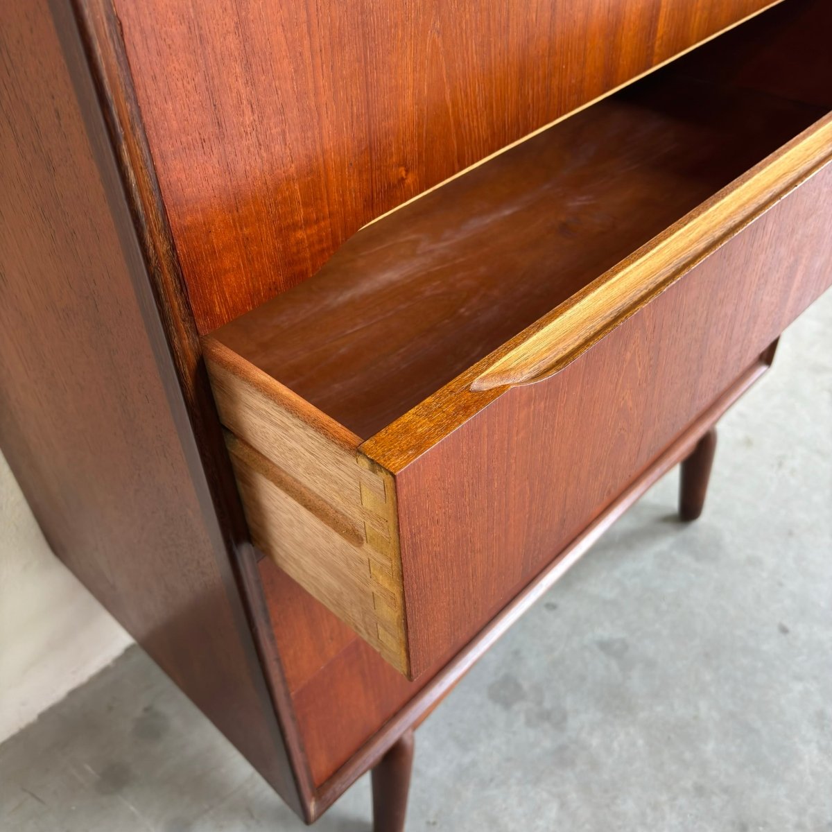 
                  
                    Vintage ladekast teruggevallen greep - LOUI.STORE
                  
                