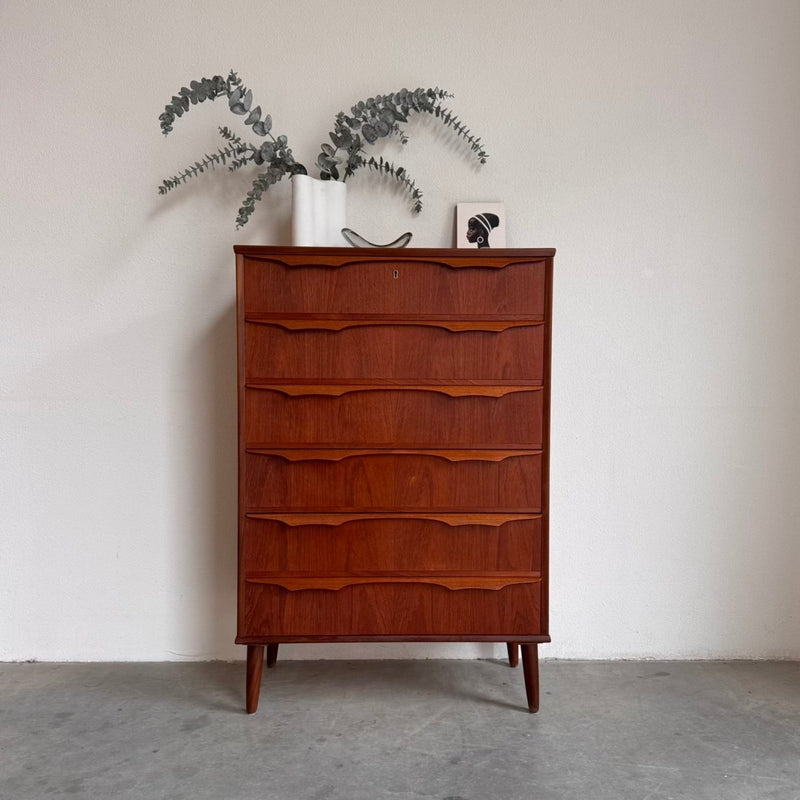 Vintage ladekast ‘vleermuis’ greep teak 6* - LOUI.STORE