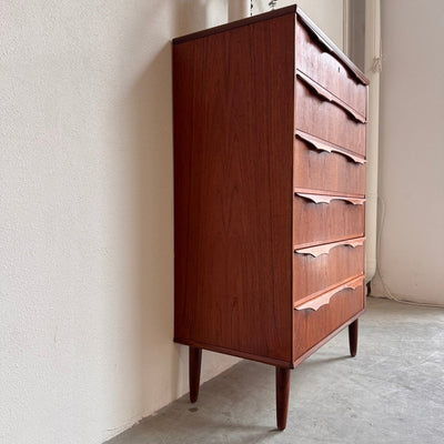 
                  
                    Vintage ladekast ‘vleermuis’ greep teak 6* - LOUI.STORE
                  
                