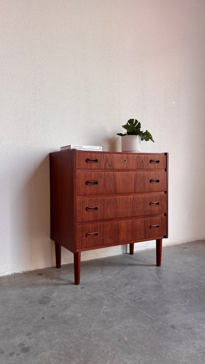 
                  
                    Vintage ladekastje 1&3 teak - LOUI.STORE
                  
                