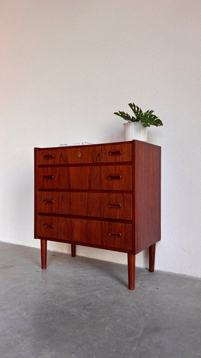 
                  
                    Vintage ladekastje 1&3 teak - LOUI.STORE
                  
                
