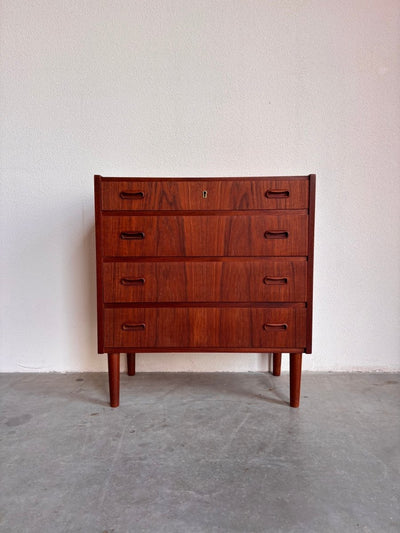 
                  
                    Vintage ladekastje 1&3 teak - LOUI.STORE
                  
                