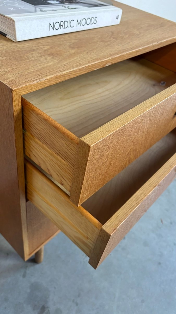 
                  
                    Vintage ladekastje eiken metalen greepje - LOUI.STORE
                  
                