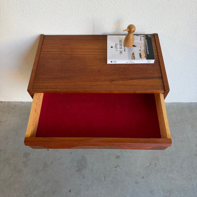 
                  
                    Vintage ladekastje teak 3* - LOUI
                  
                