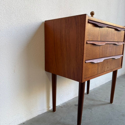 
                  
                    Vintage ladekastje teak 3* - LOUI
                  
                