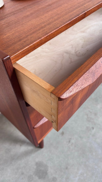 
                  
                    Vintage ladekastje teak 3* - LOUI.STORE
                  
                