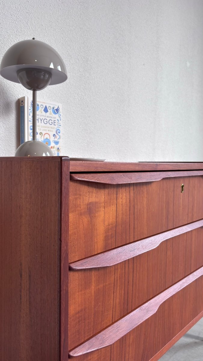 
                  
                    Vintage ladekastje teak 3* - LOUI.STORE
                  
                