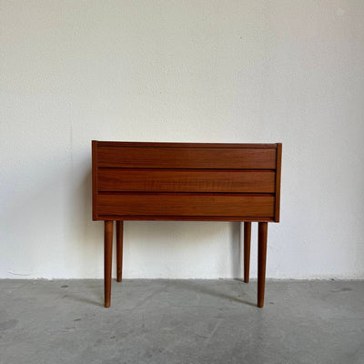 
                  
                    Vintage ladekastje teak 3* - LOUI.STORE
                  
                