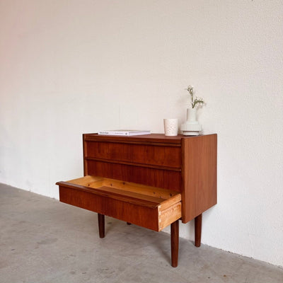
                  
                    Vintage ladekastje teak 3* - LOUI.STORE
                  
                