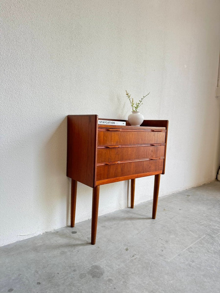 
                  
                    Vintage ladekastje teak 3* - LOUI.STORE
                  
                