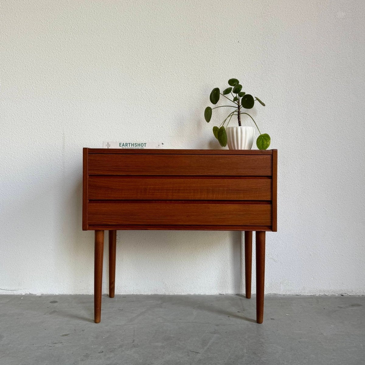 
                  
                    Vintage ladekastje teak 3* - LOUI.STORE
                  
                