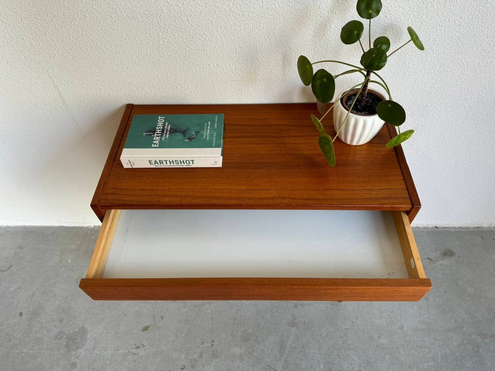 
                  
                    Vintage ladekastje teak 3* - LOUI.STORE
                  
                