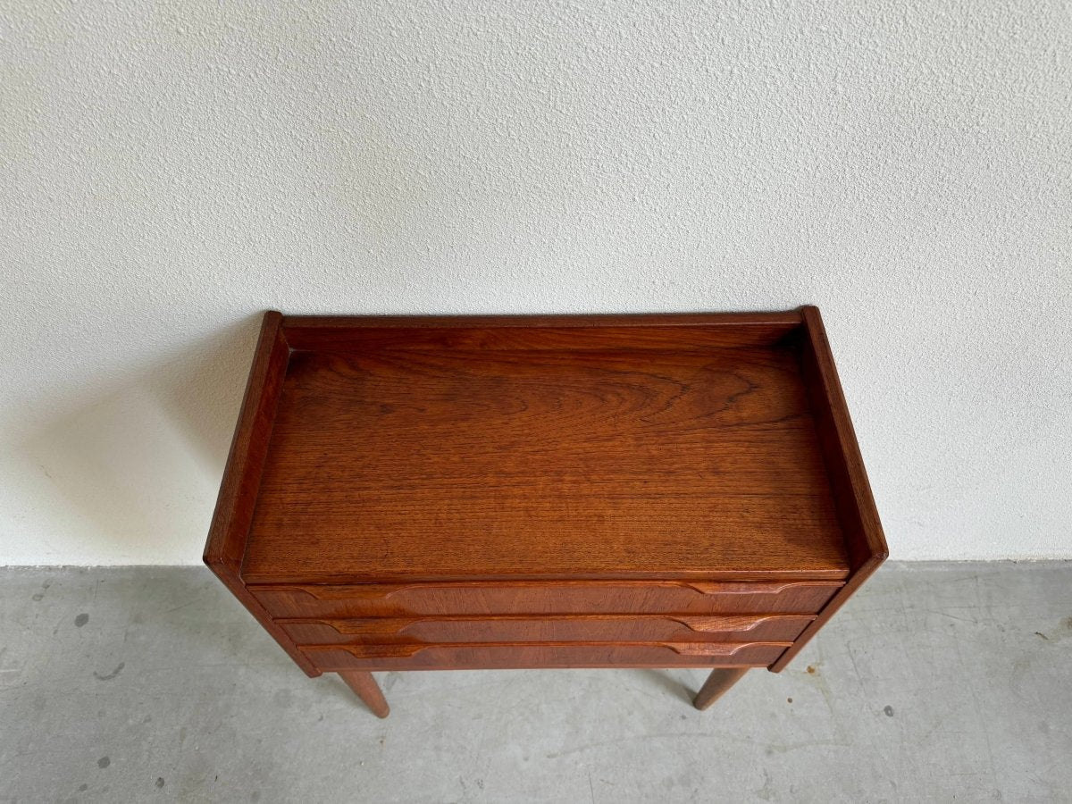 
                  
                    Vintage ladekastje teak 3* - LOUI.STORE
                  
                