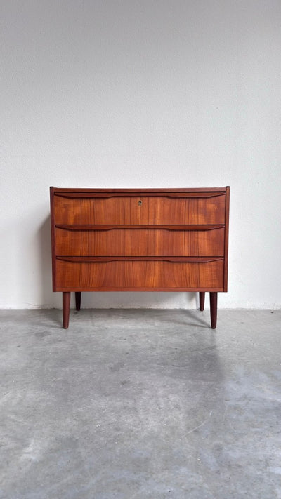 
                  
                    Vintage ladekastje teak 3* - LOUI.STORE
                  
                
