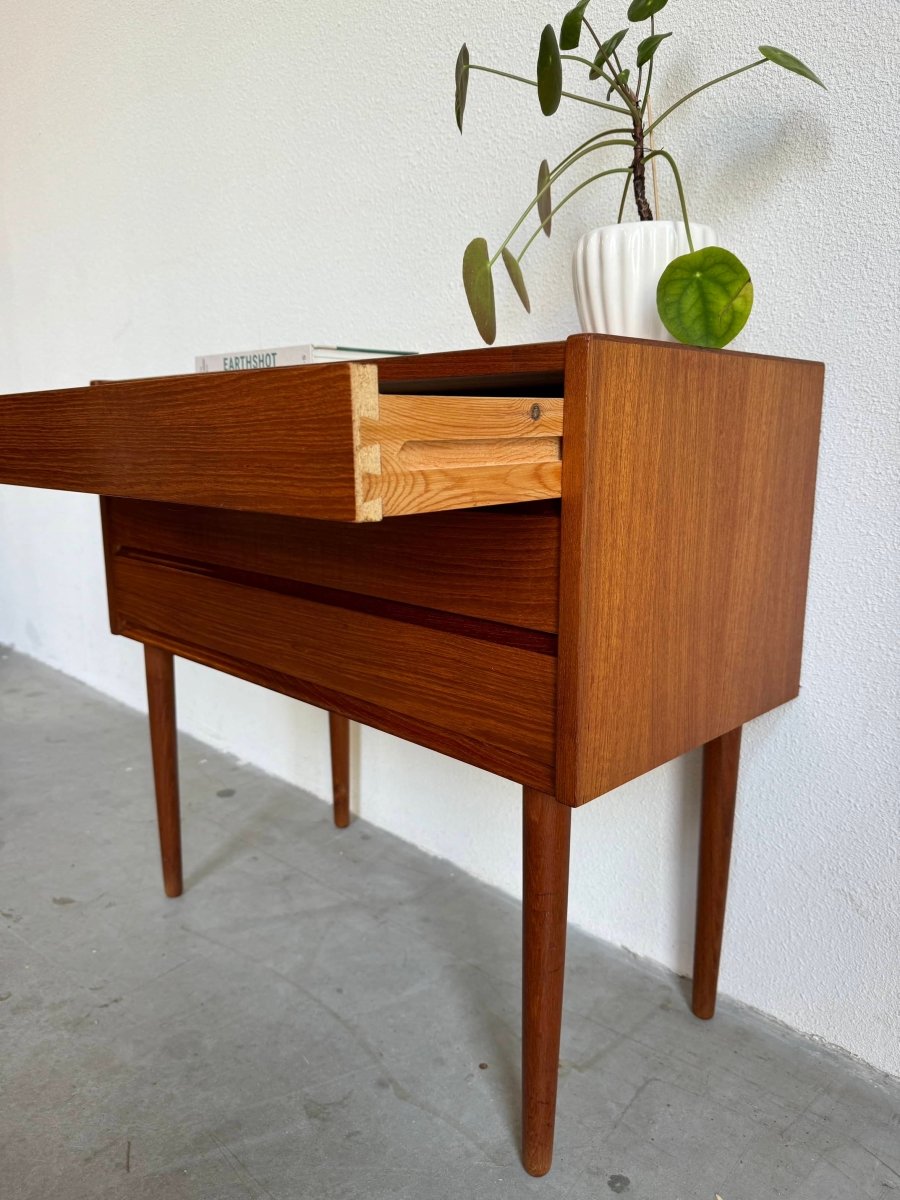
                  
                    Vintage ladekastje teak 3* - LOUI.STORE
                  
                