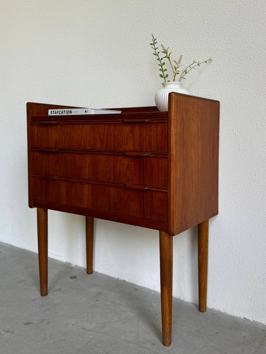 
                  
                    Vintage ladekastje teak 3* - LOUI.STORE
                  
                