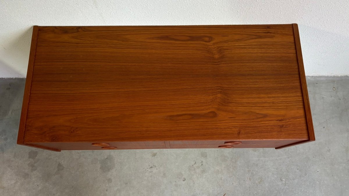 
                  
                    Vintage lage dubbele ladekast teak 4* - LOUI.STORE
                  
                