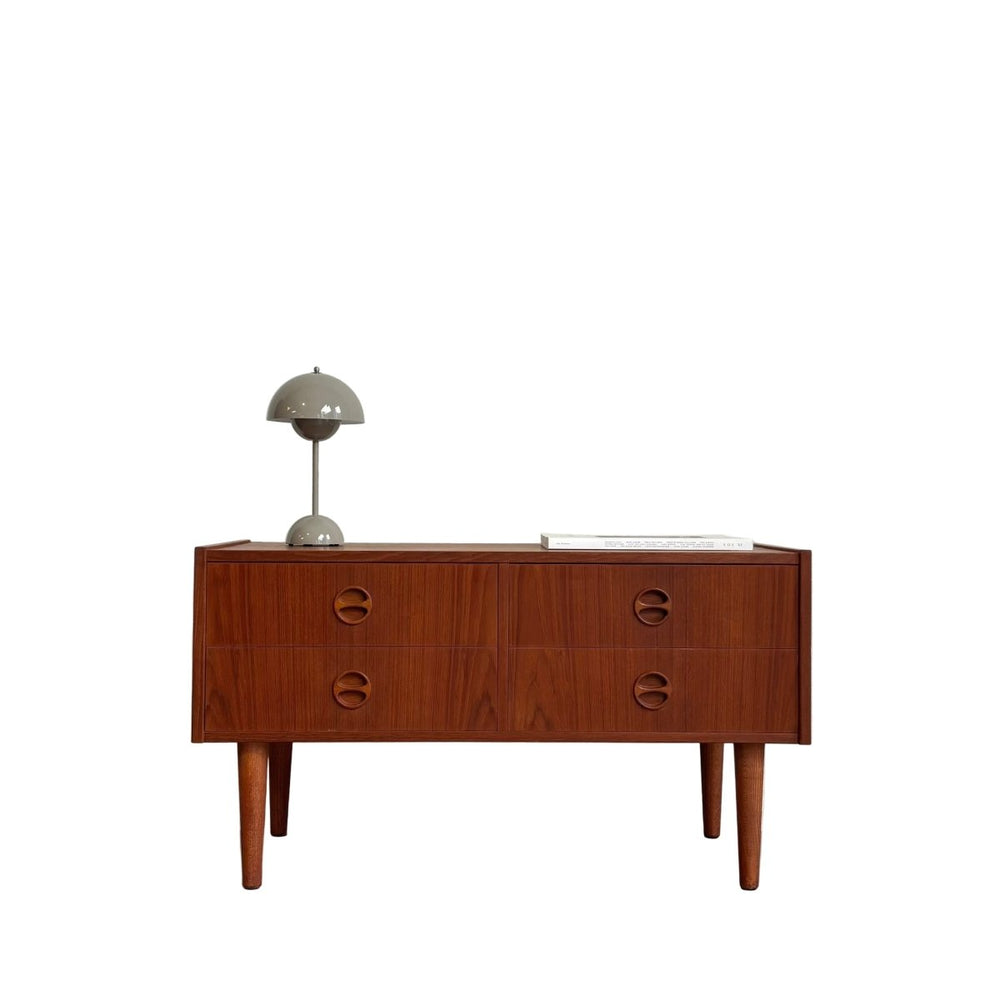 
                  
                    Vintage lage dubbele ladekast teak 4* - LOUI.STORE
                  
                