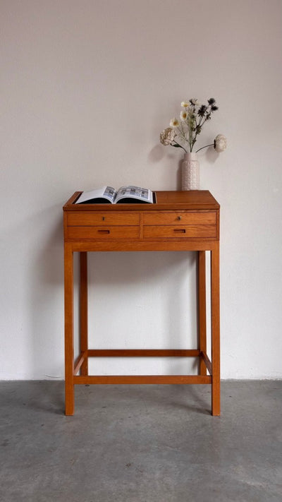 
                  
                    Vintage lessenaar - bureau eiken - LOUI.STORE
                  
                