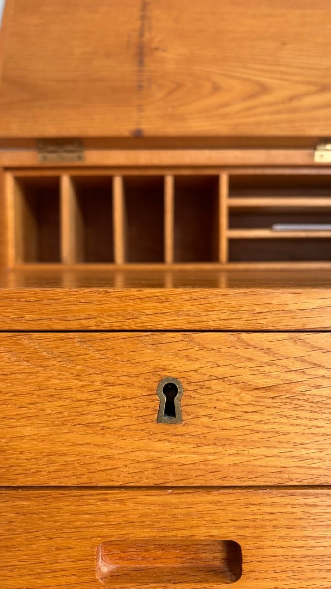 
                  
                    Vintage lessenaar - bureau eiken - LOUI.STORE
                  
                